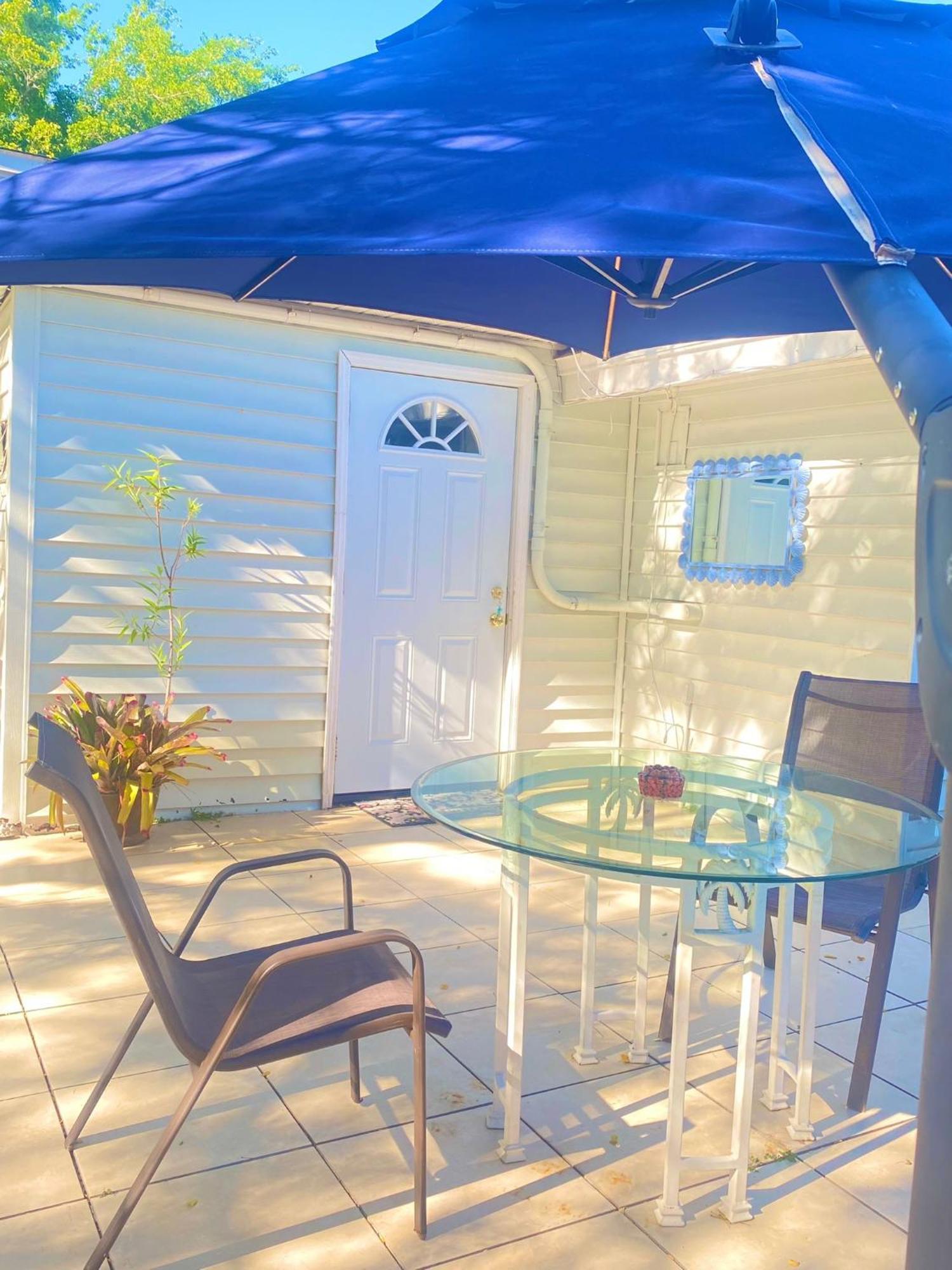Cozy Studio Only 10 Minutes By Car Of Siesta Key Sarasota Eksteriør bilde
